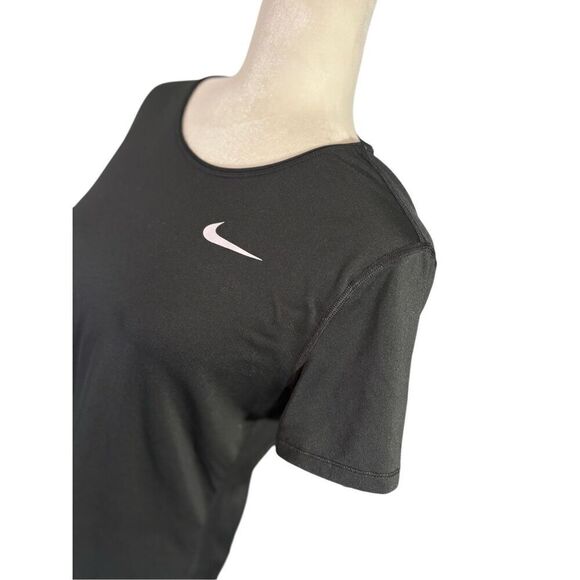Nike black DriFit short sleeve tee - M - Picture 2 of 7